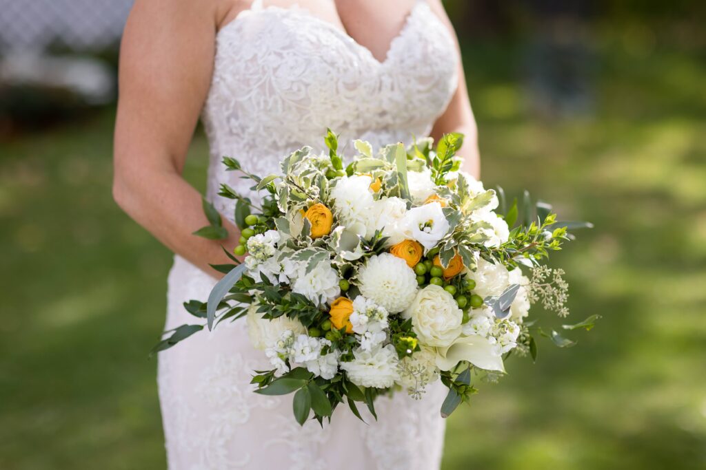summer bridal bouquet